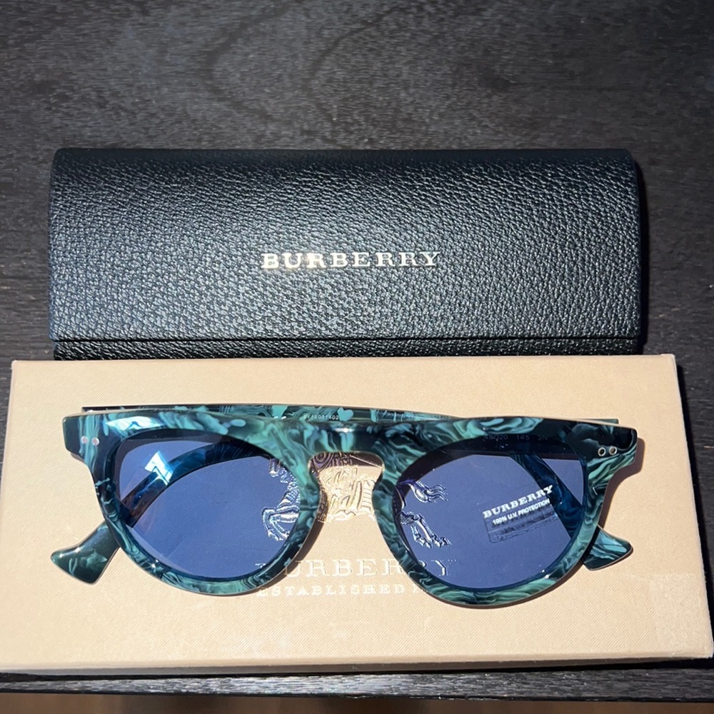 Burberry sunglasses NEW WITH BOX